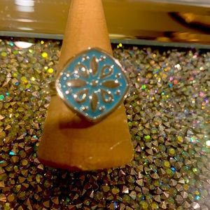 PREMIER DESIGNS SPUNKY RING SIZE 8 NEVER WORN
